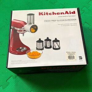 NWT KITCHEN-AID fresh prep slicer/shredder